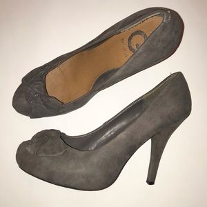 Guess gray suede heels size 9